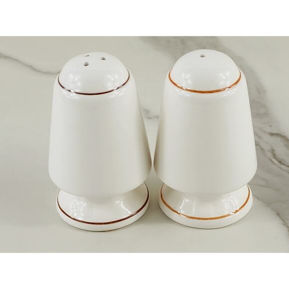 Busch Gardens Salt & Pepper Shakers Tampa Florida 3 1/4" Porcelain Souvenir 80's - Picture 6 of 12